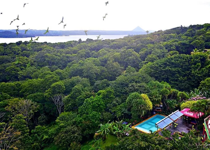 Lake Arenal Brewery & Hotel 2* Tilaran
