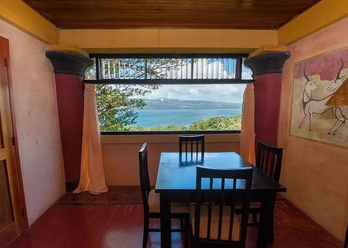 Hotel Lake Arenal Brewery & Hotel 2*